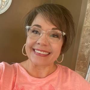 Meet your Posher, Lydia